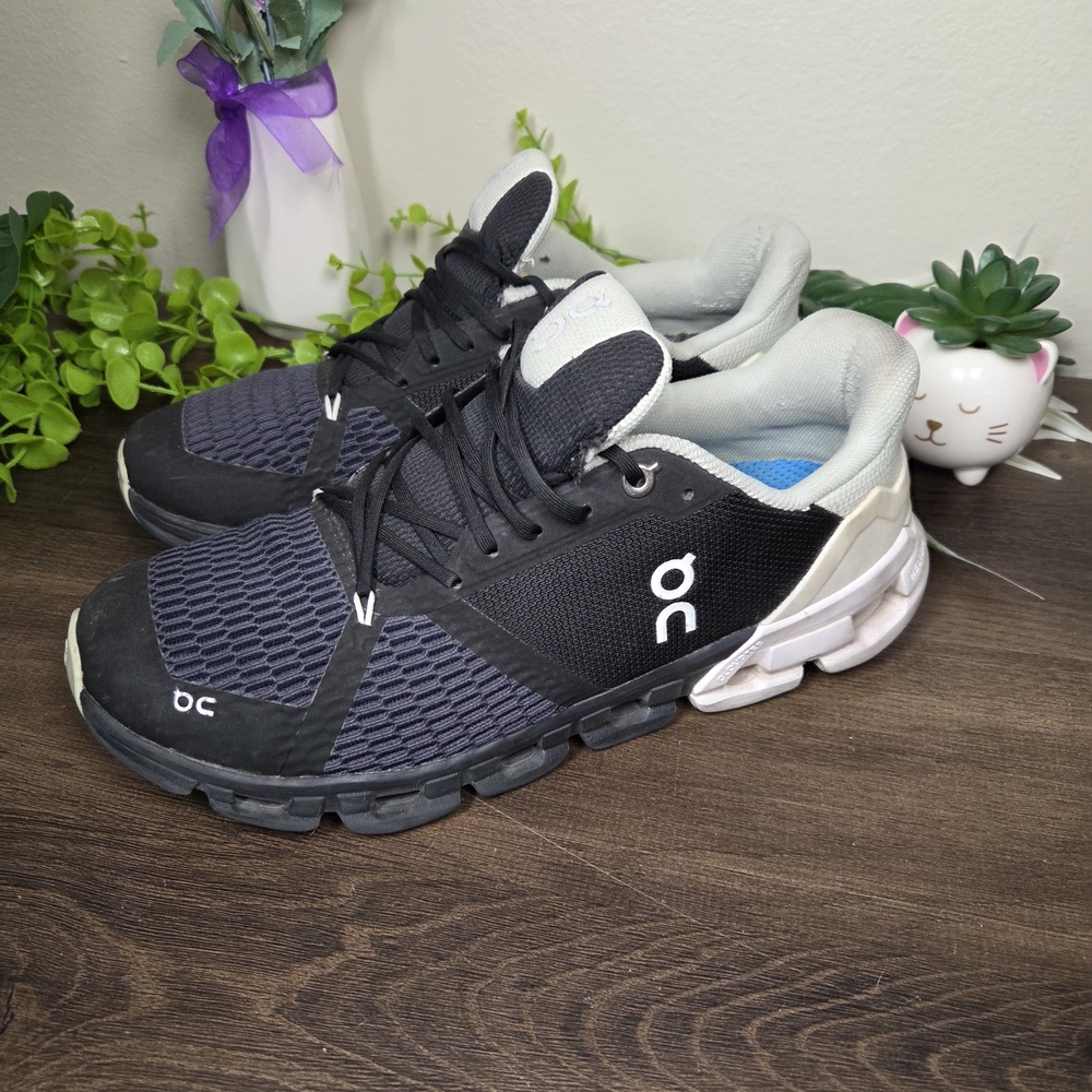 On Cloud Helion Cloudtec Swiss Engineering Womens Size 10 Black/Mint Green $0044